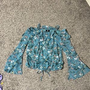 IZ Byer women’s size large Floral Off Shoulder blouse